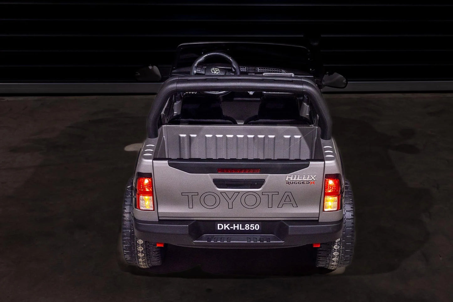 Toyota Hilux 4x4 eléctrico para niño Grey