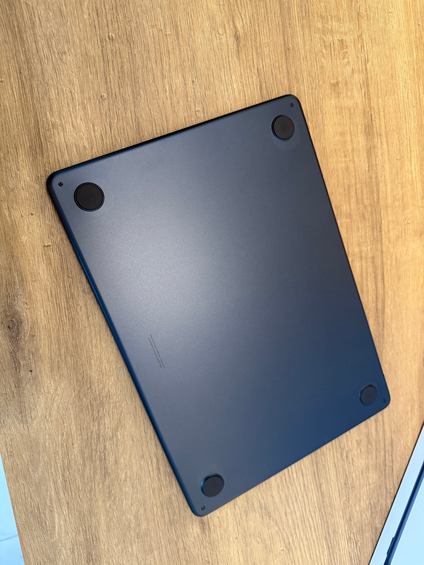 Macbook Air M3 13 pulgadas, 256gb de almacenamiento Seminueva Midnight