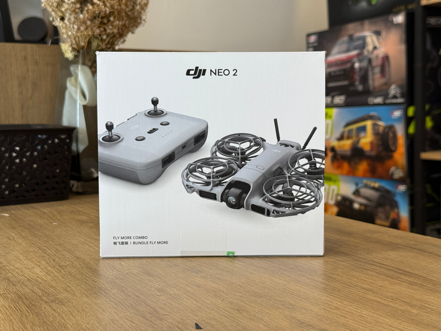 DJI Neo 2 Fly More Combo con control