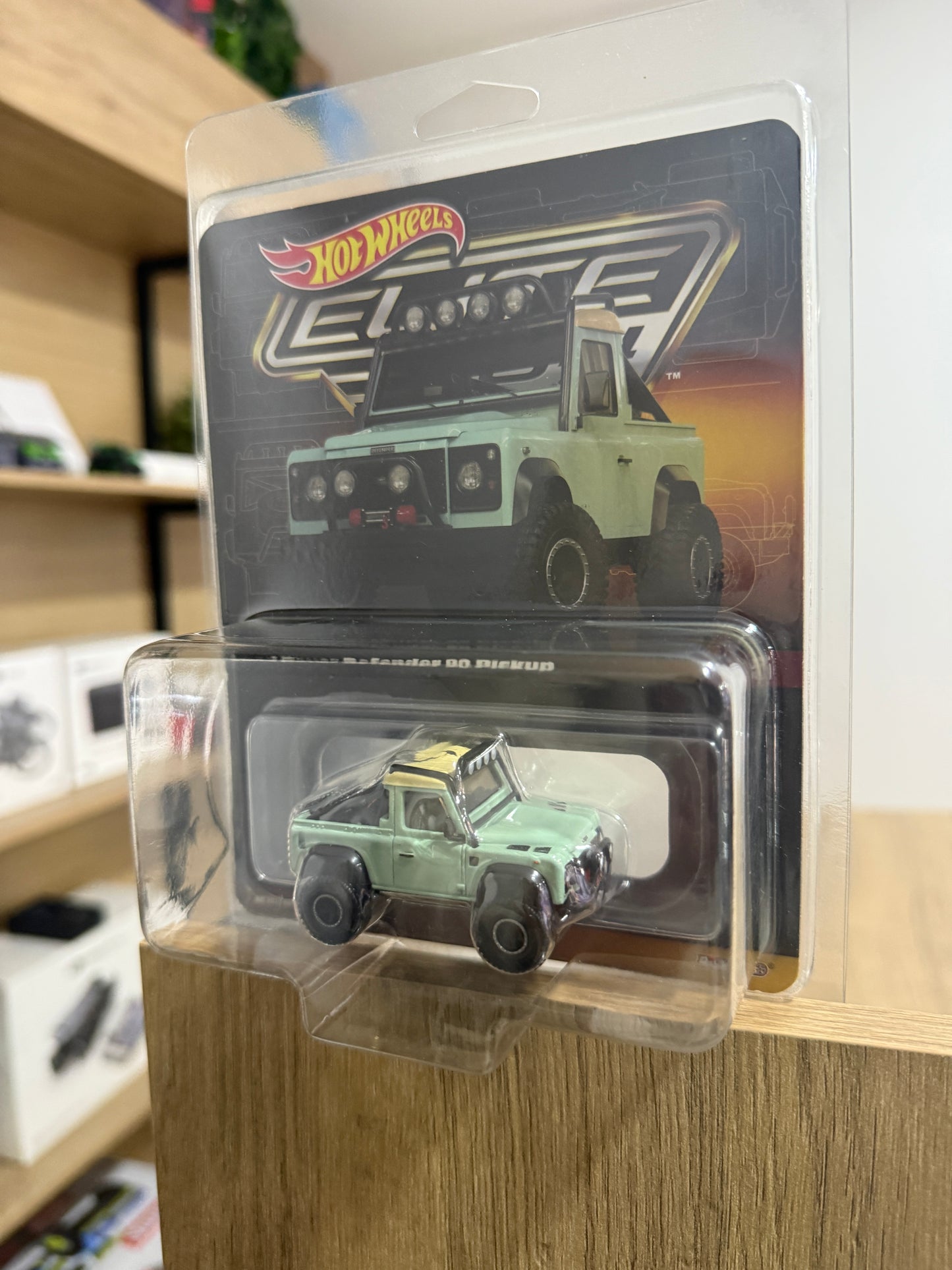 Hotwheels Elite 64 Land Rover Defender