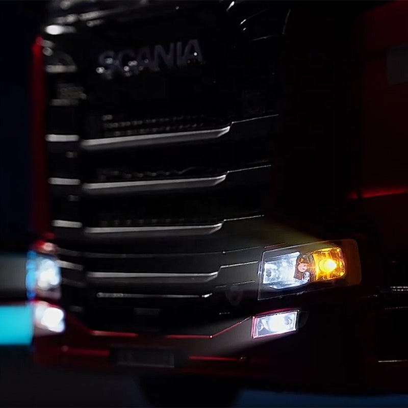 Huina Scania 770S V8 RC Camión de Remolque 1/18 con Luces y Sonido