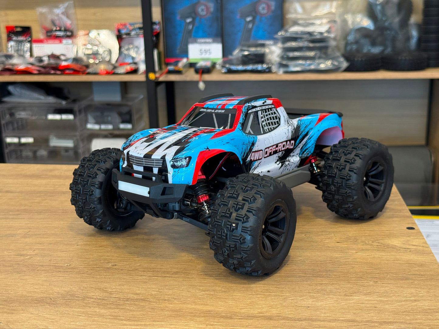MJX RC escala 1/16 4x4 Brushless 55km/h